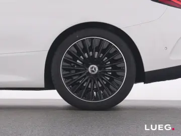 MERCEDES-BENZ CLE 220 d Coupé AMG MBUX DLight Pano Night 360