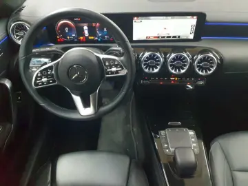 MERCEDES-BENZ CLA 250 e 8G-Progressive Beam MBUX