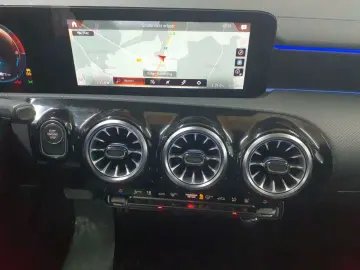 MERCEDES-BENZ CLA 250 e 8G-Progressive Beam MBUX