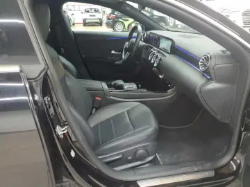 MERCEDES-BENZ CLA 250 e 8G-Progressive Beam MBUX