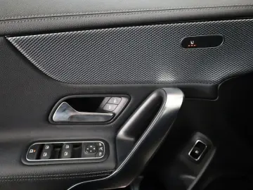 MERCEDES-BENZ CLA 250e Coupe Progressive Navi Kamera