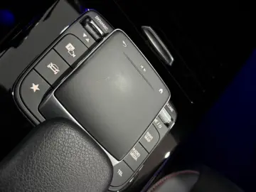 MERCEDES-BENZ CLA 180 AMG-LINE AMBIENTE KAMERA NIGHT