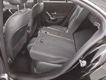 MERCEDES-BENZ CLA 200 d Progressive MBUX LED Distronic