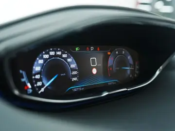 Peugeot 5008 Gen-Ii-2016