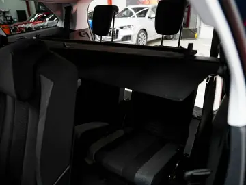 Peugeot 5008 Gen-Ii-2016