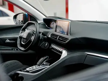 Peugeot 5008 Gen-Ii-2016