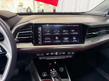 AUDI Q4 e-tron 45 Advanced quattro WÄRMEPUMPE