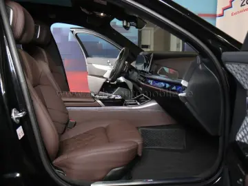 BMW 750 e xDr.M-Sportp.Panod.SKY.Sitzbel.B&W Massage