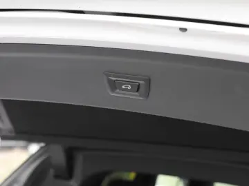 BMW iX xDrive40 Edition Sport Suite Pano Luft Laser