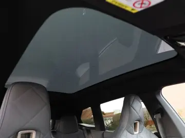 BMW iX xDrive40 Edition Sport Suite Pano Luft Laser