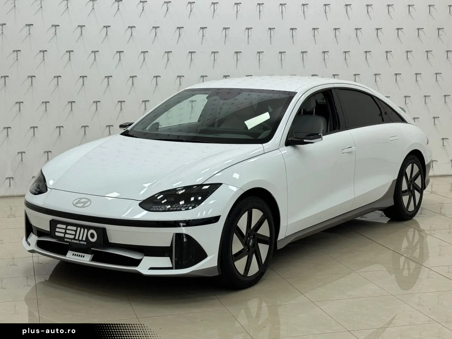 HYUNDAI IONIQ 6 77 4kWh 325ps 4WD Uniq 360 K BOSE NAV Qi