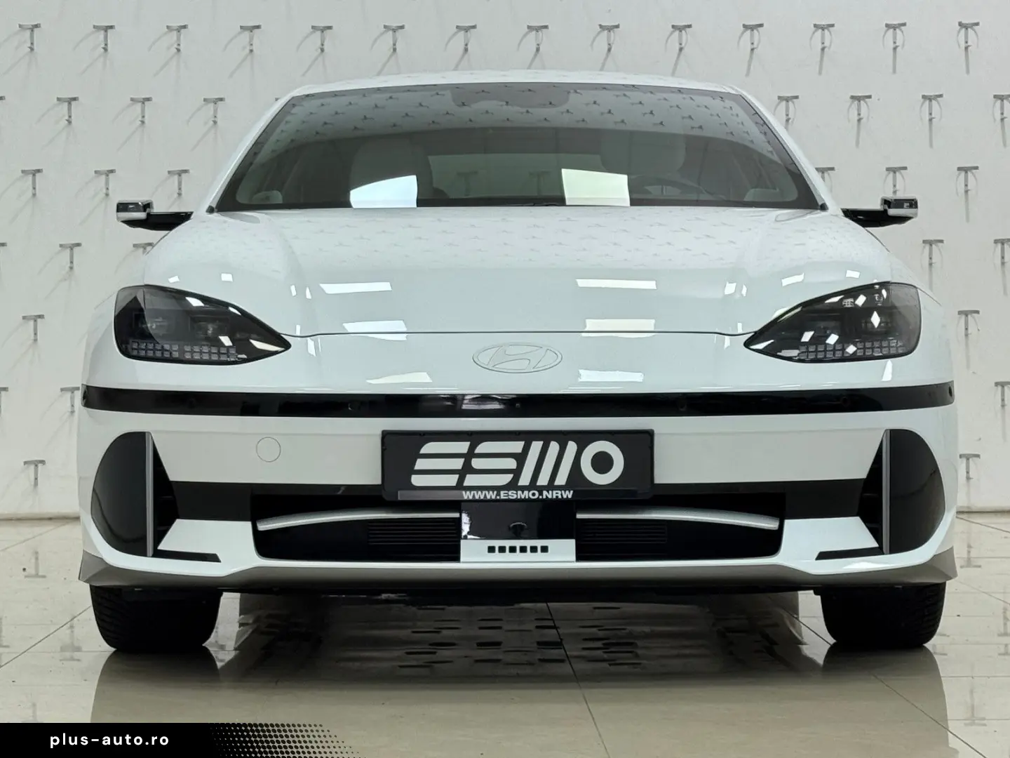 HYUNDAI IONIQ 6 77 4kWh 325ps 4WD Uniq 360 K BOSE NAV Qi