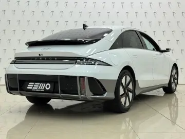 HYUNDAI IONIQ 6 77 4kWh 325ps 4WD Uniq 360 K BOSE NAV Qi