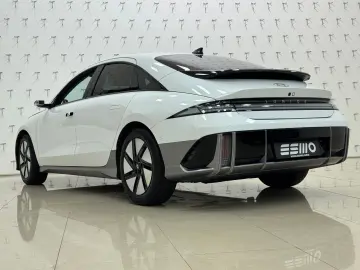 HYUNDAI IONIQ 6 77 4kWh 325ps 4WD Uniq 360 K BOSE NAV Qi