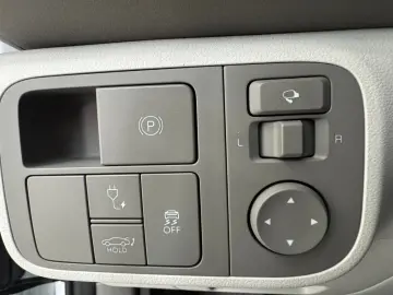 HYUNDAI IONIQ 6 77 4kWh 325ps 4WD Uniq 360 K BOSE NAV Qi