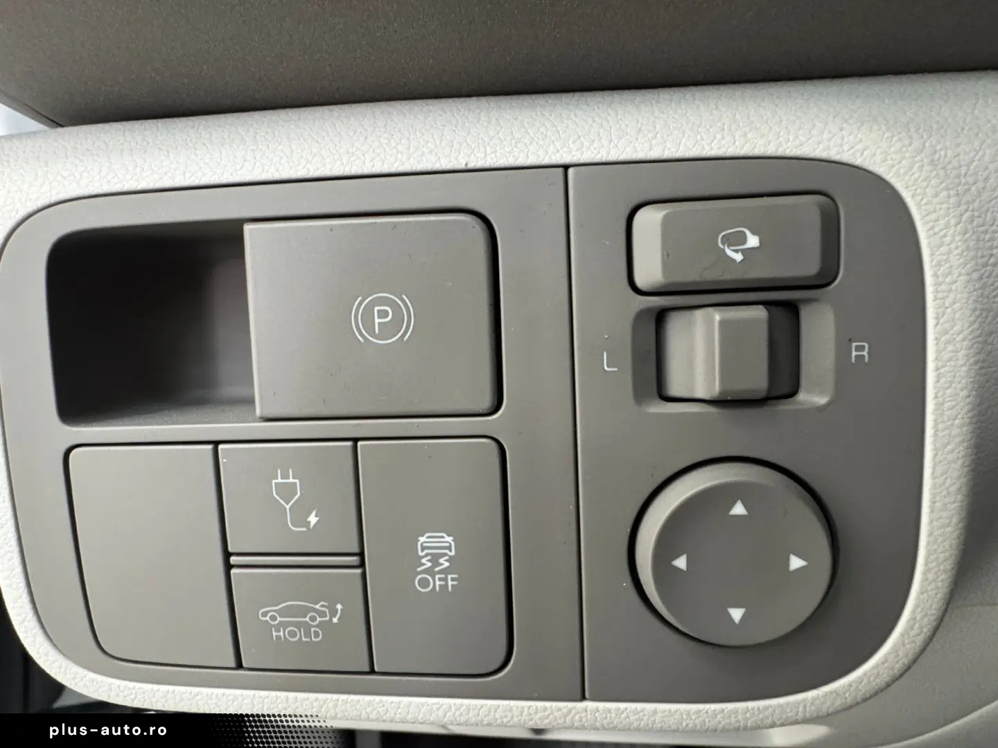 HYUNDAI IONIQ 6 77 4kWh 325ps 4WD Uniq 360 K BOSE NAV Qi