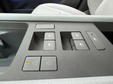 HYUNDAI IONIQ 6 77 4kWh 325ps 4WD Uniq 360 K BOSE NAV Qi