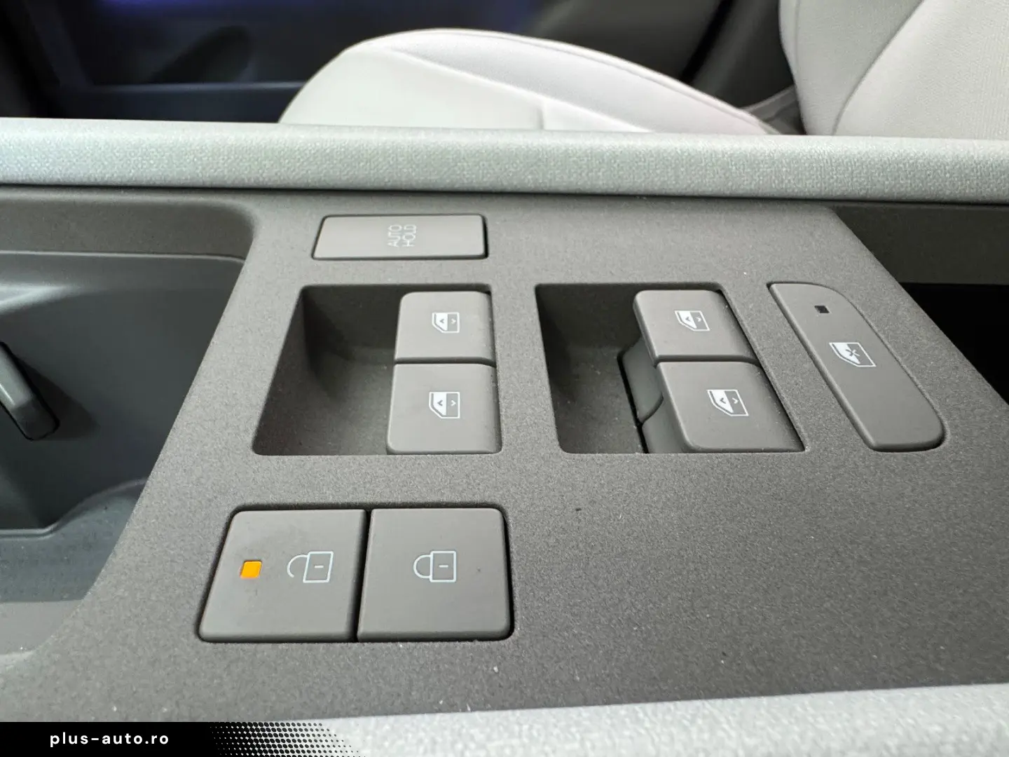 HYUNDAI IONIQ 6 77 4kWh 325ps 4WD Uniq 360 K BOSE NAV Qi