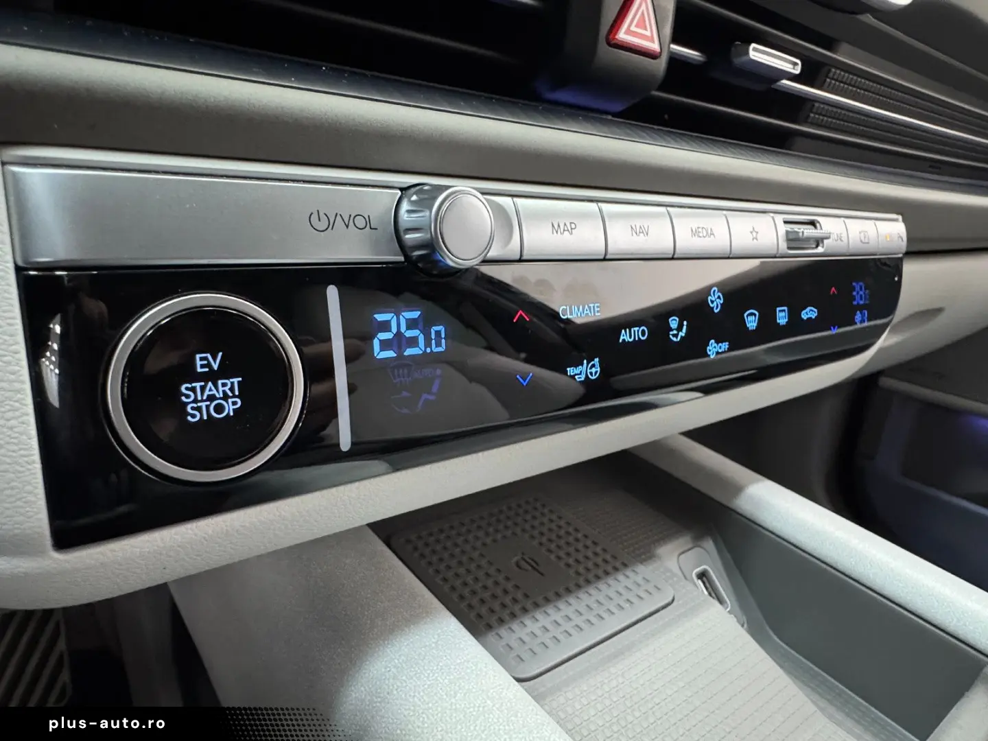 HYUNDAI IONIQ 6 77 4kWh 325ps 4WD Uniq 360 K BOSE NAV Qi