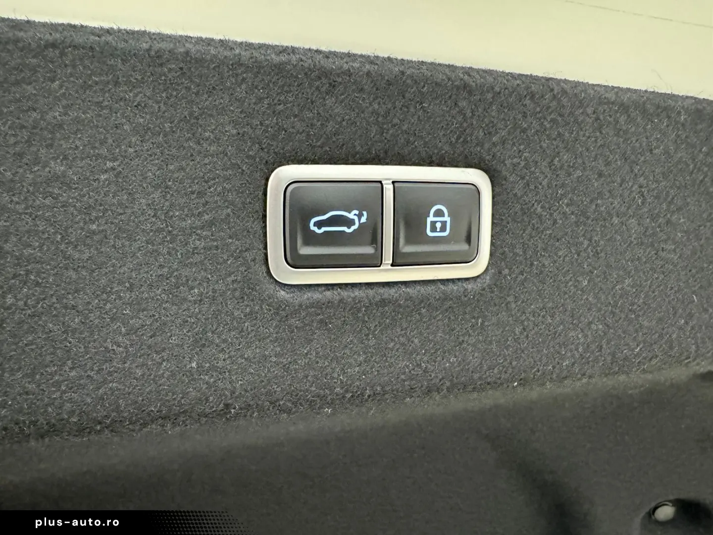 HYUNDAI IONIQ 6 77 4kWh 325ps 4WD Uniq 360 K BOSE NAV Qi