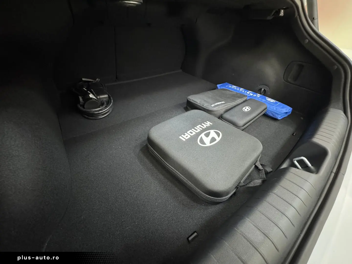 HYUNDAI IONIQ 6 77 4kWh 325ps 4WD Uniq 360 K BOSE NAV Qi