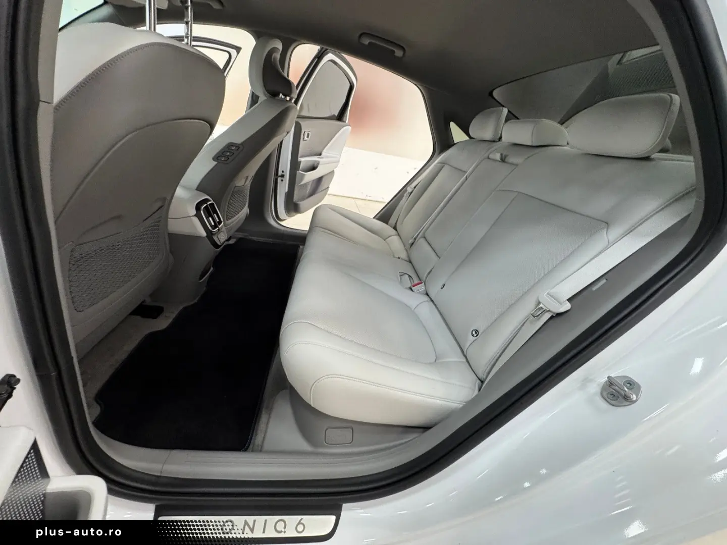 HYUNDAI IONIQ 6 77 4kWh 325ps 4WD Uniq 360 K BOSE NAV Qi