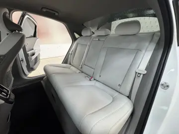 HYUNDAI IONIQ 6 77 4kWh 325ps 4WD Uniq 360 K BOSE NAV Qi