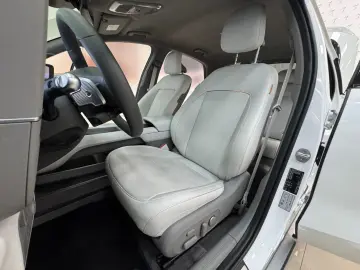 HYUNDAI IONIQ 6 77 4kWh 325ps 4WD Uniq 360 K BOSE NAV Qi