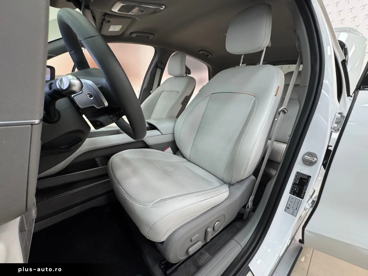 HYUNDAI IONIQ 6 77 4kWh 325ps 4WD Uniq 360 K BOSE NAV Qi