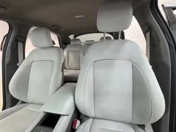 HYUNDAI IONIQ 6 77 4kWh 325ps 4WD Uniq 360 K BOSE NAV Qi