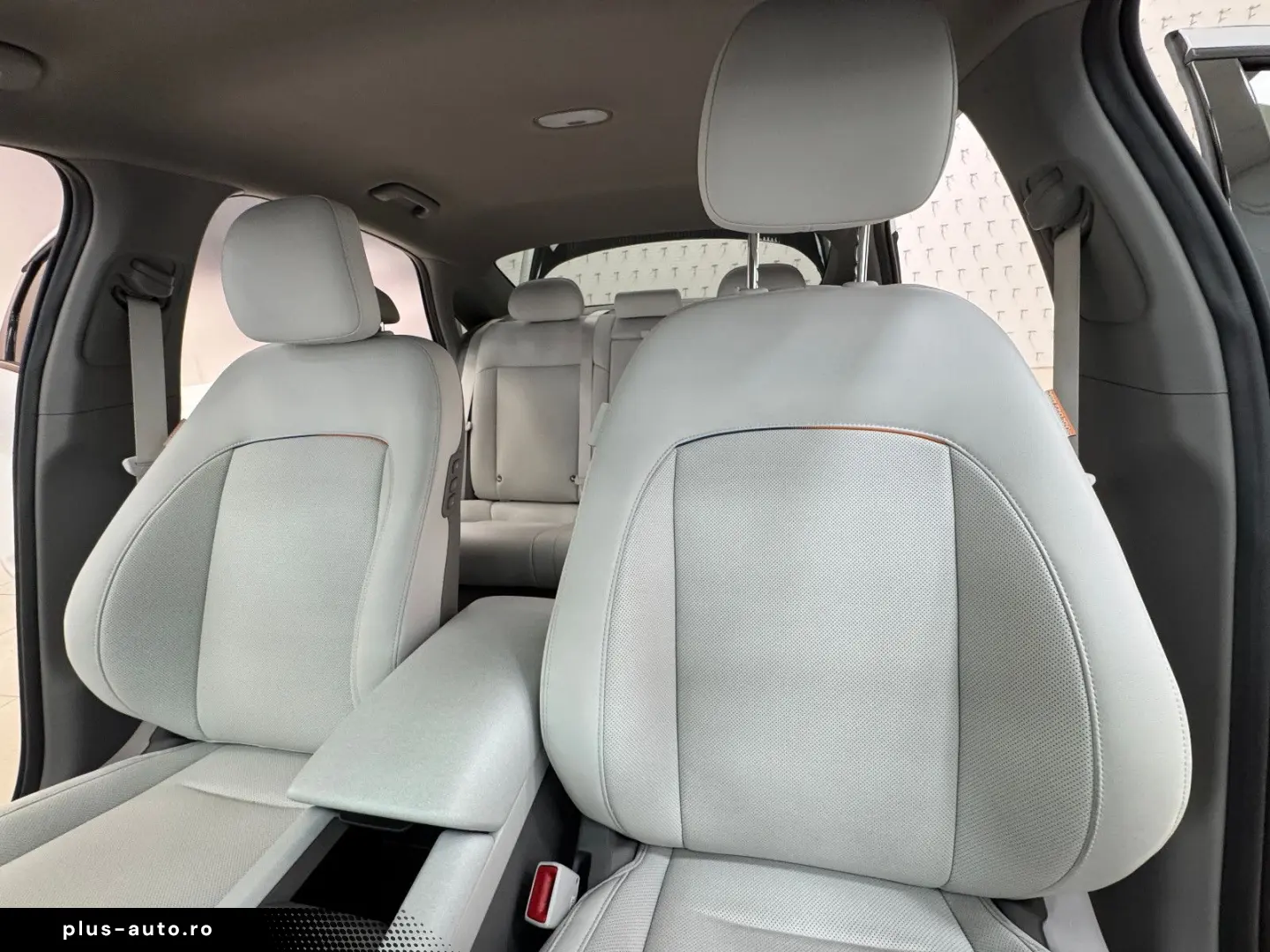 HYUNDAI IONIQ 6 77 4kWh 325ps 4WD Uniq 360 K BOSE NAV Qi