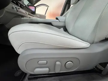 HYUNDAI IONIQ 6 77 4kWh 325ps 4WD Uniq 360 K BOSE NAV Qi