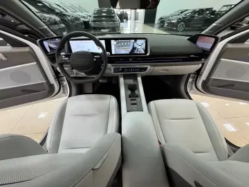 HYUNDAI IONIQ 6 77 4kWh 325ps 4WD Uniq 360 K BOSE NAV Qi