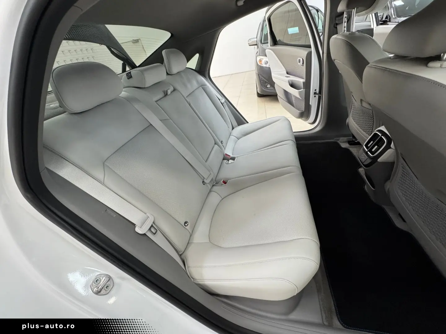 HYUNDAI IONIQ 6 77 4kWh 325ps 4WD Uniq 360 K BOSE NAV Qi