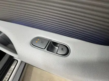 HYUNDAI IONIQ 6 77 4kWh 325ps 4WD Uniq 360 K BOSE NAV Qi