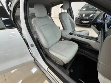 HYUNDAI IONIQ 6 77 4kWh 325ps 4WD Uniq 360 K BOSE NAV Qi