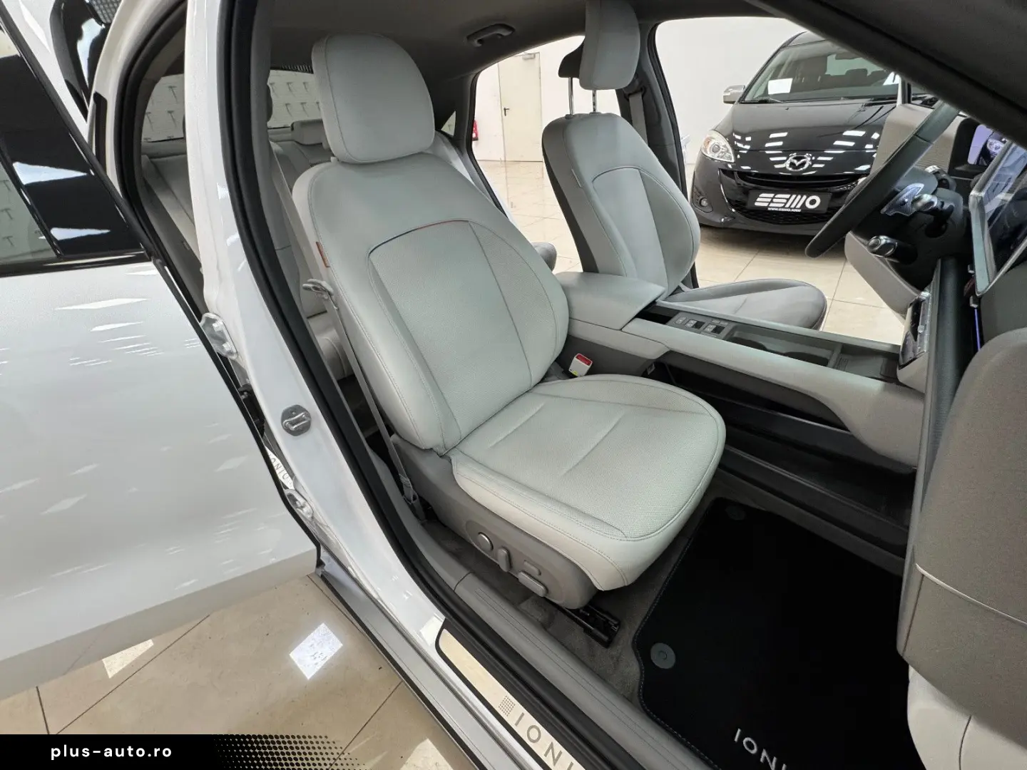 HYUNDAI IONIQ 6 77 4kWh 325ps 4WD Uniq 360 K BOSE NAV Qi