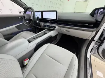 HYUNDAI IONIQ 6 77 4kWh 325ps 4WD Uniq 360 K BOSE NAV Qi