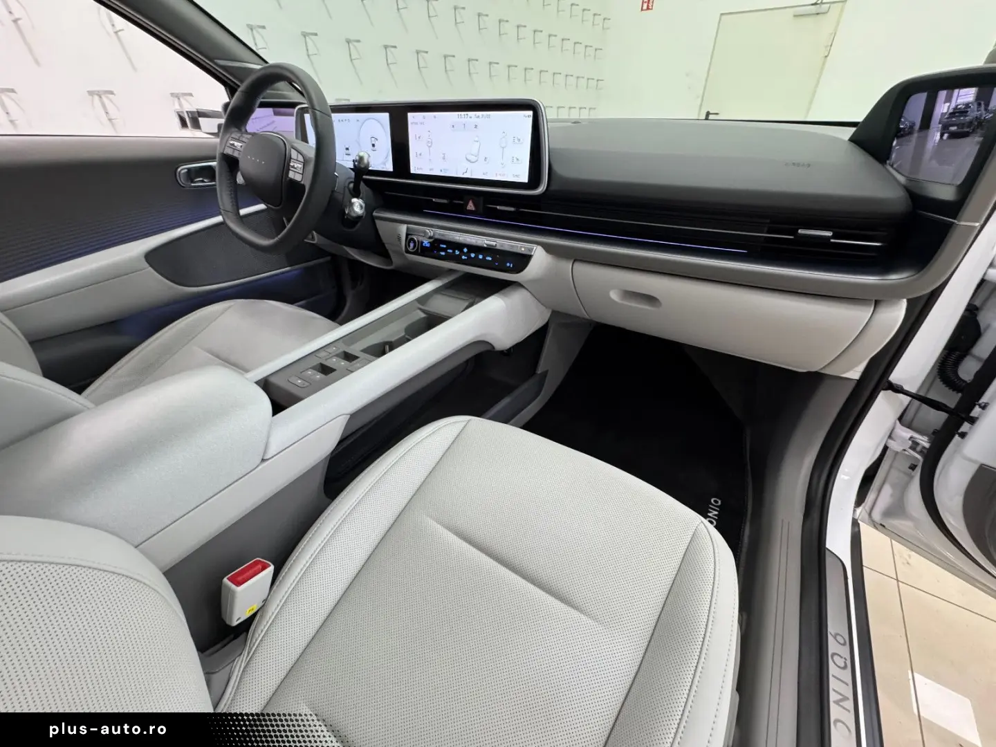 HYUNDAI IONIQ 6 77 4kWh 325ps 4WD Uniq 360 K BOSE NAV Qi