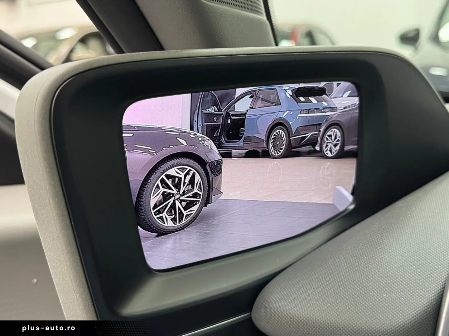 HYUNDAI IONIQ 6 77 4kWh 325ps 4WD Uniq 360 K BOSE NAV Qi