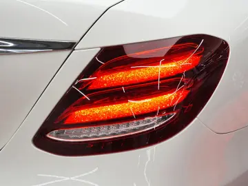 Mercedes-Benz E Gen-W213-2016