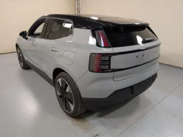 VOLVO EX30 Twin Motor Performance Plus LED NAVI