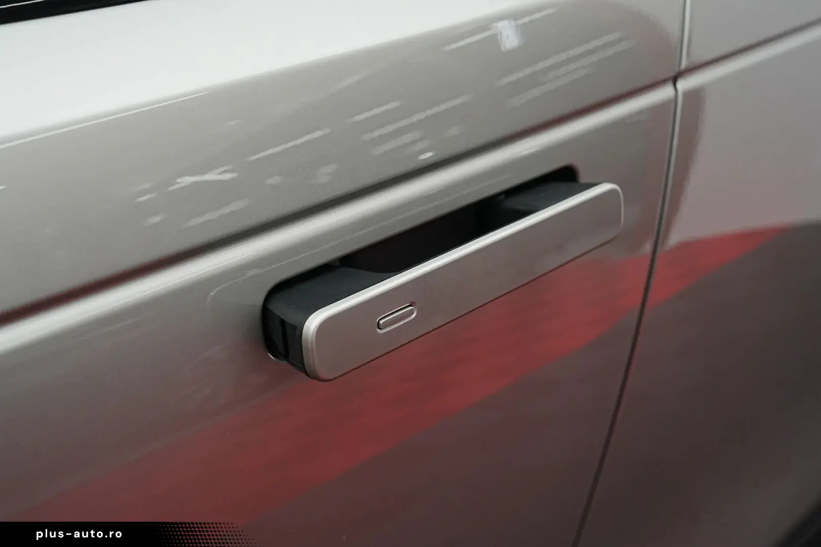 Land-Rover Range-Rover-Velar