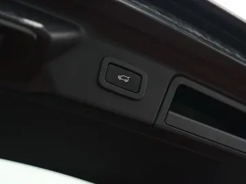 Land-Rover Range-Rover-Velar