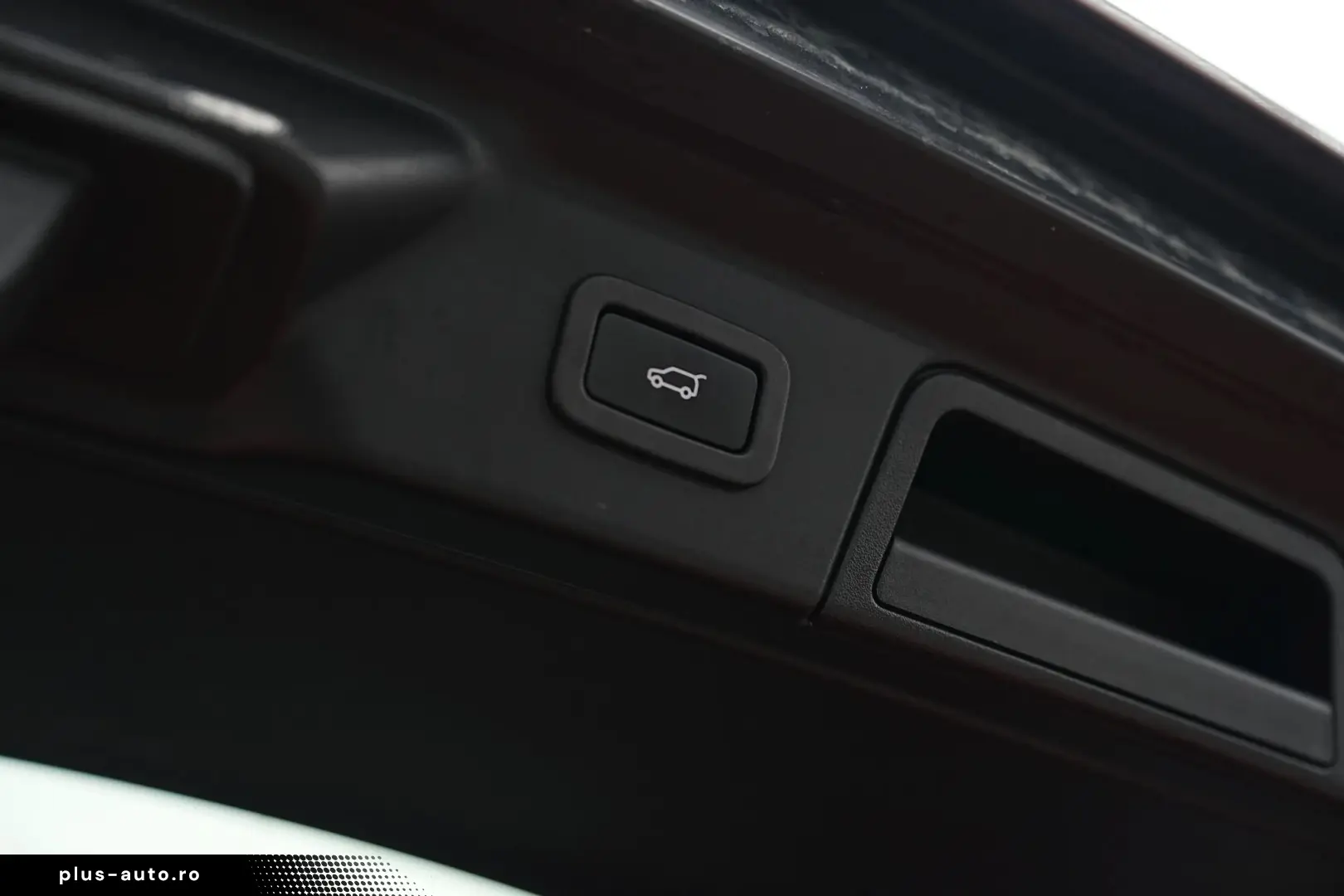 Land-Rover Range-Rover-Velar