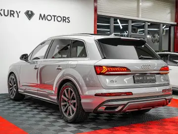 Audi Q7 Gen-4M-2015