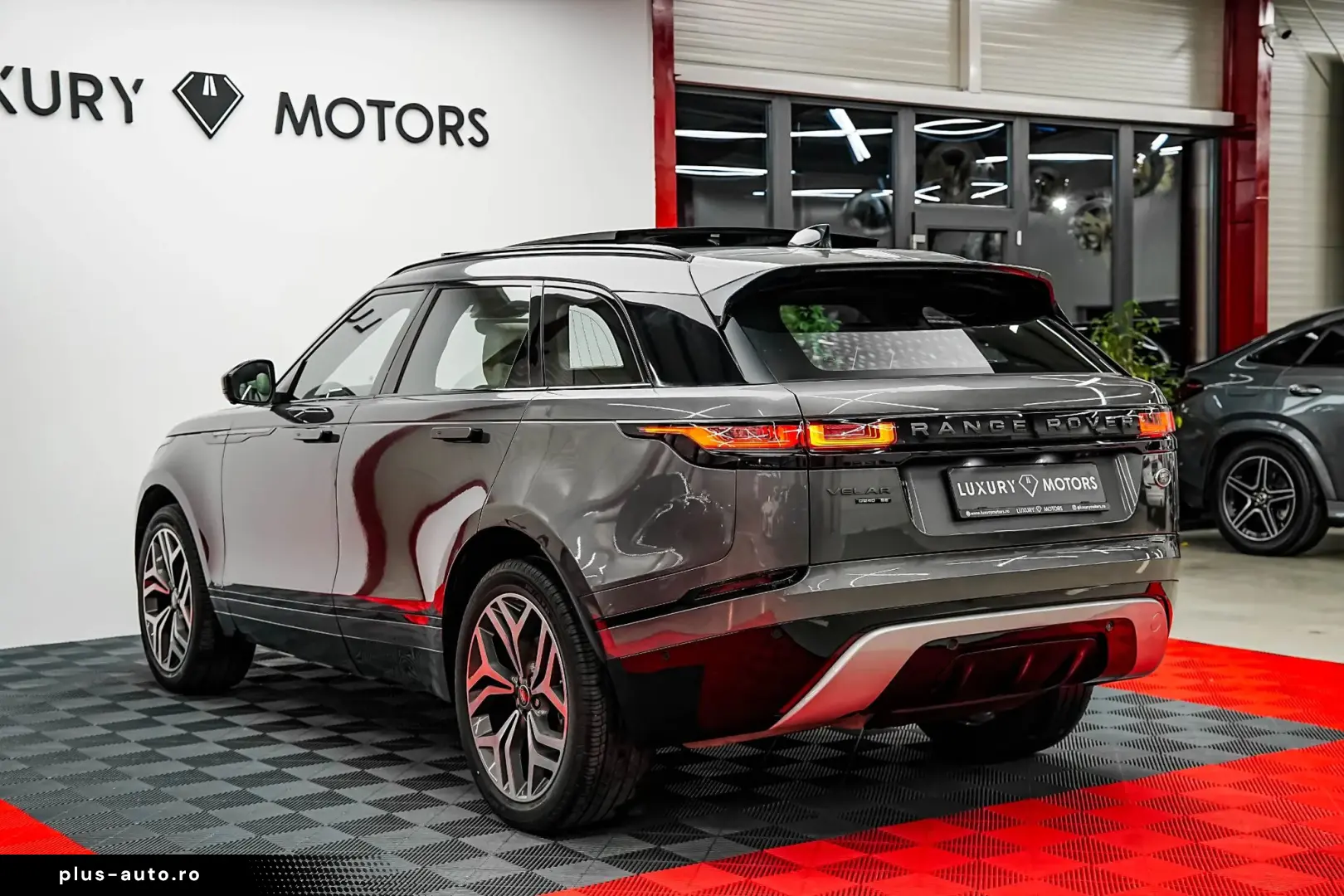 Land-Rover Range-Rover-Velar