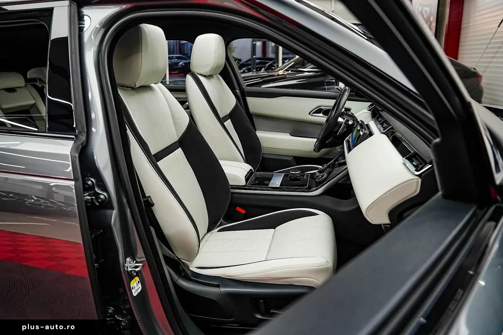 Land-Rover Range-Rover-Velar