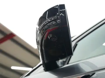 Land-Rover Range-Rover-Velar