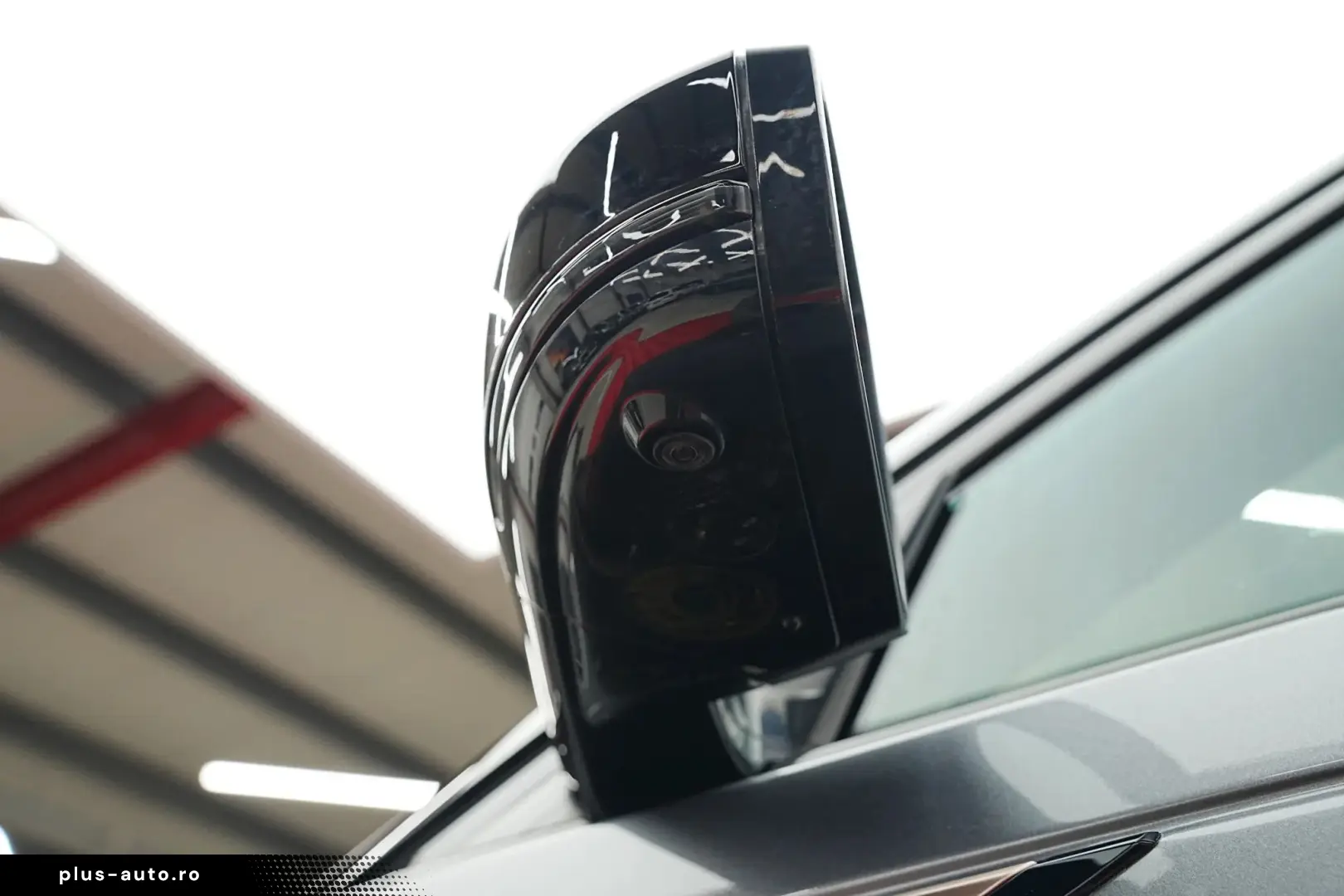 Land-Rover Range-Rover-Velar